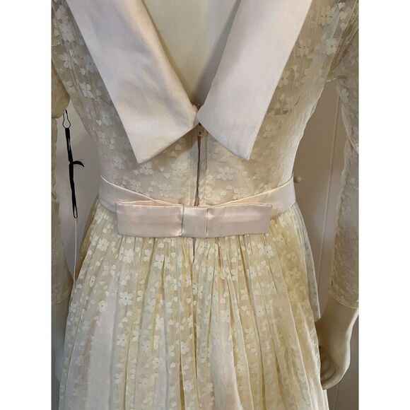 Unique Vintage Womens Large Peach Ivory Lace V-Back Formal Wedding Dress NWT - Picture 7 of 13